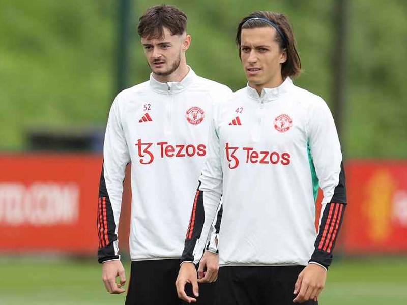 包含传奇巨星驰援曼联,助力球队迎来转机的词条 包含传奇巨星驰援曼联,助力球队迎来转机的词条