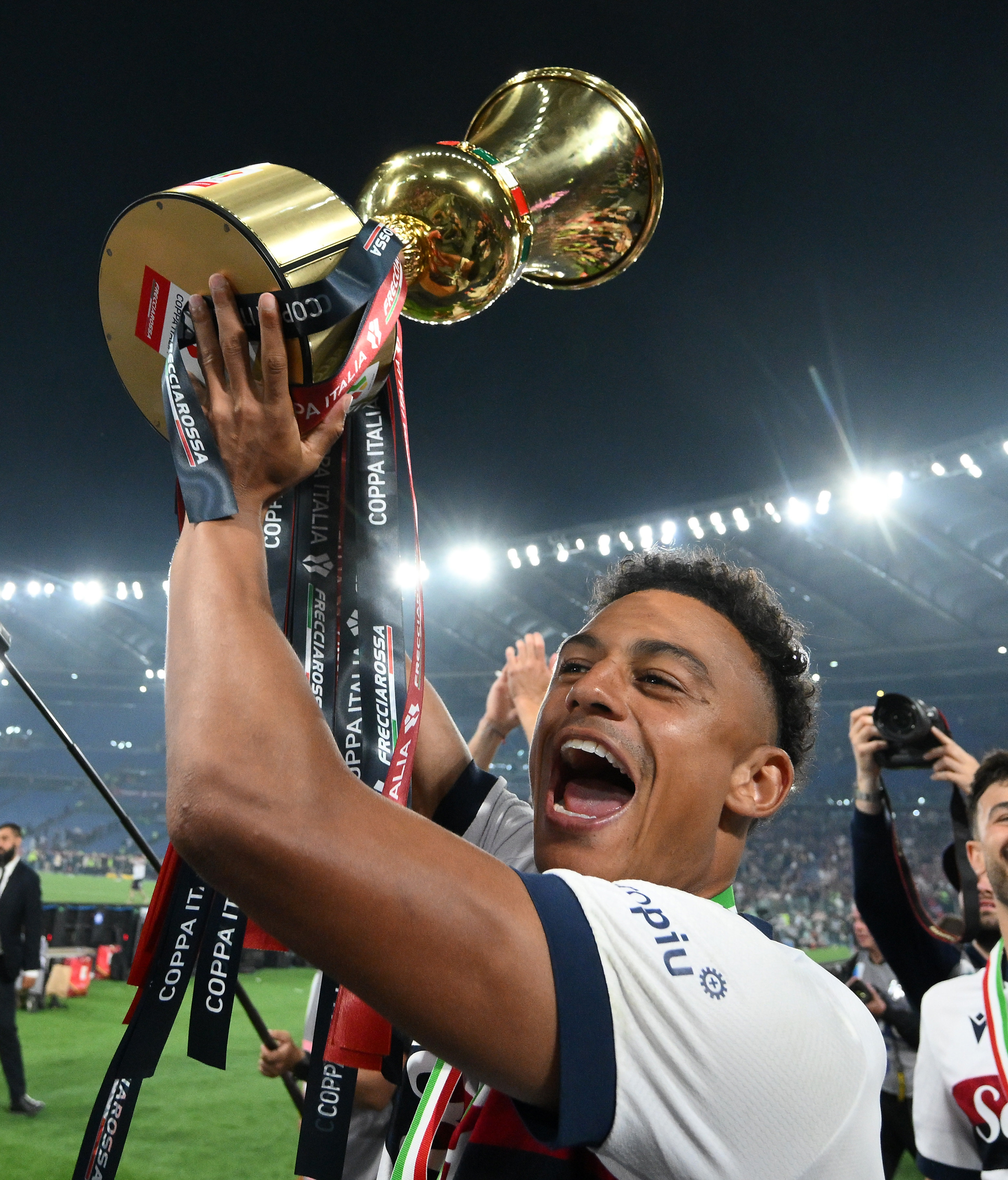 意大利田径选手奋力拼搏,成功夺冠 意大利田径选手奋力拼搏,成功夺冠