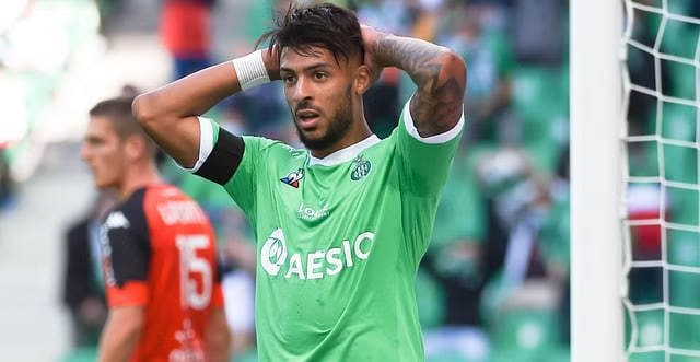 圣埃蒂安队在主场比赛中豪取连胜,保持不败 圣埃蒂安队在主场比赛中豪取连胜,保持不败