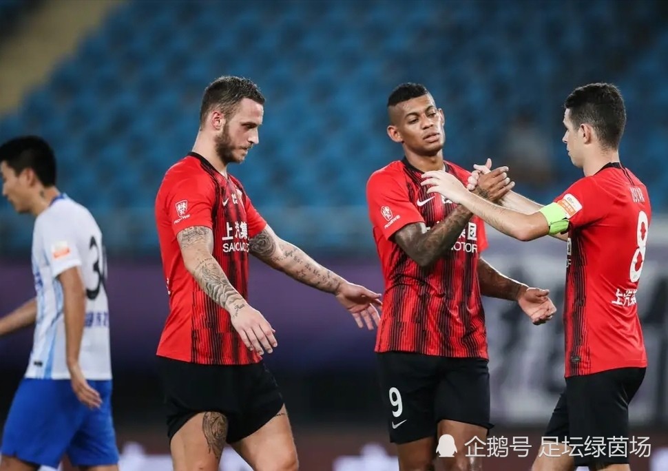 上海上港大胜天津泰达,继续保持领先位置 上海上港大胜天津泰达,继续保持领先位置