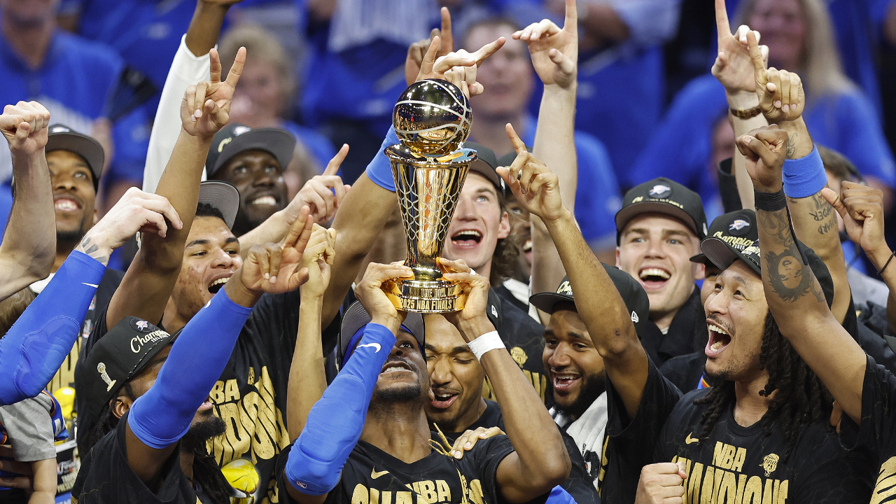 全球瞩目!NBA赛事即将收官 全球瞩目!NBA赛事即将收官