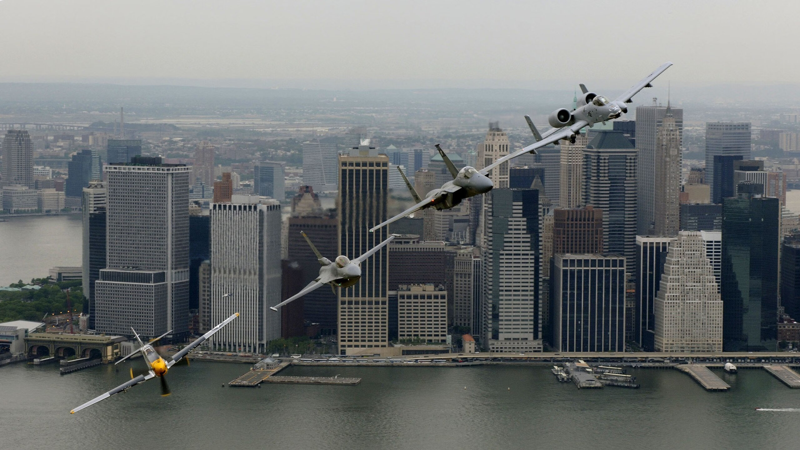 唯一性的双重奏，从巴拉圭的战术铁幕到阿克的街道狂想曲